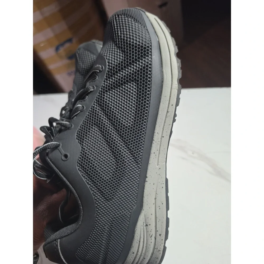 Used Brahma Men's Kamden steel toe work shoes in black mesh Size 10 1/2